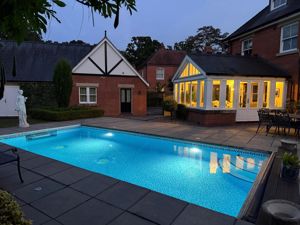 Pool & Patio- click for photo gallery